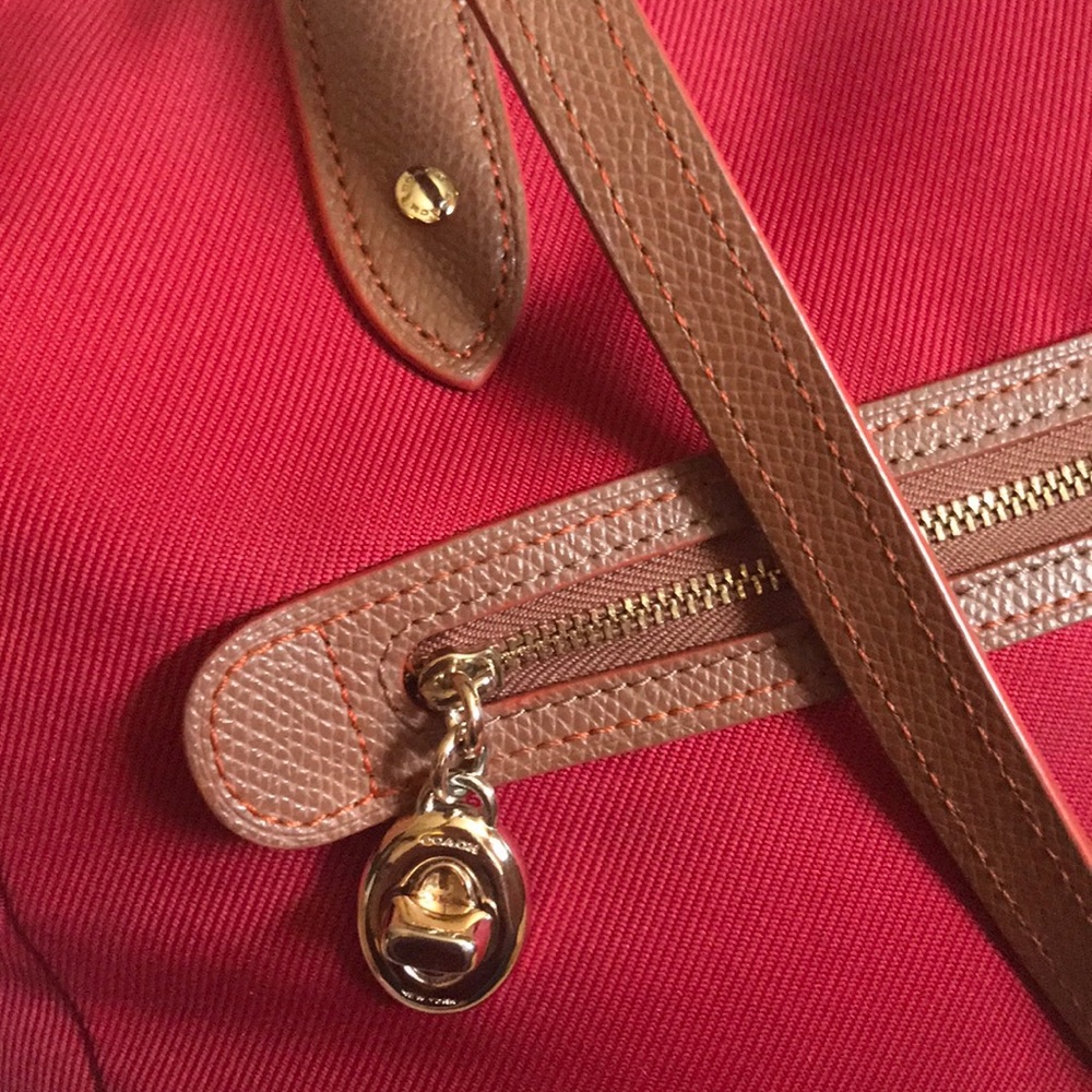 Coach Sawyer Tote - Picture 3 of 8